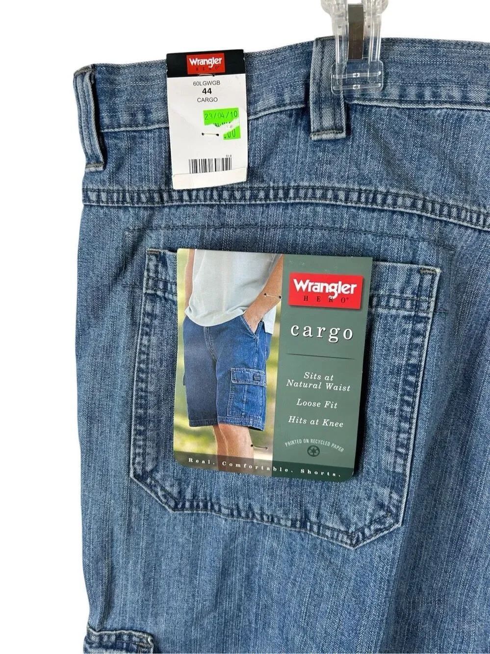 NWT Wrangler Hero Mens 44 Cargo Denim Shorts Loose Fit Natural Waist Blue Jorts